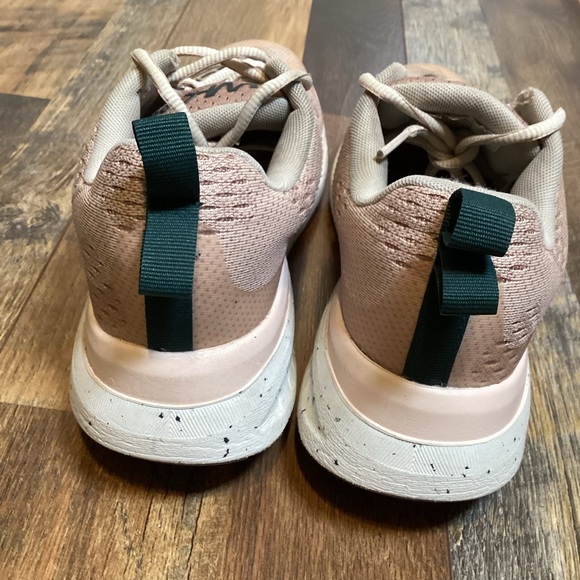 Keen Women's WK 400 Walking Shoes Sz 9 - Picture 4 of 8